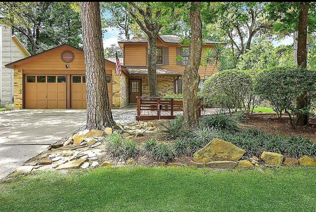 42 Dew Fall Court, The Woodlands, Texas image 1