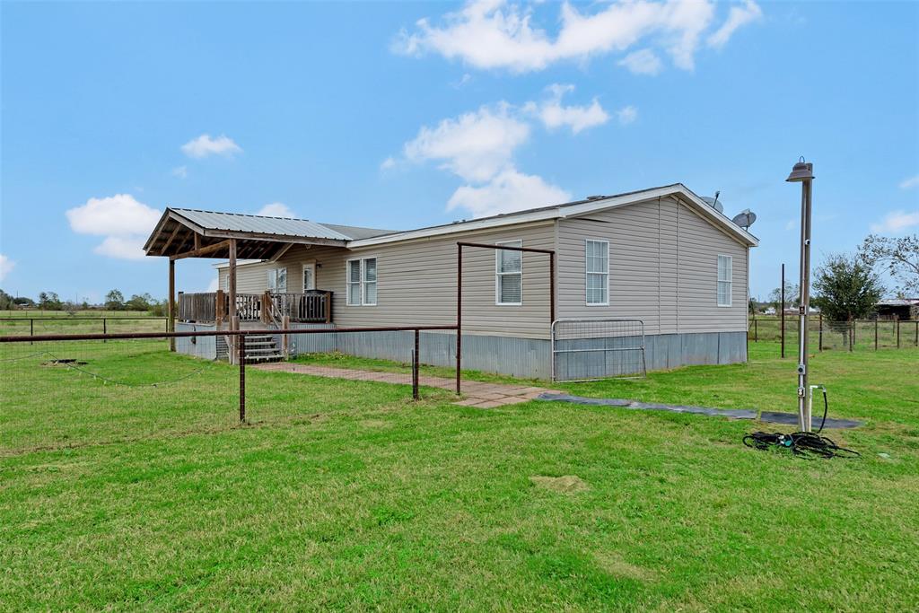 2218 Hintz Road, Sealy, Texas image 7