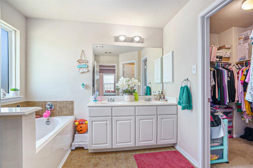 5318 El Tigre Lane, Baytown, Texas image 15