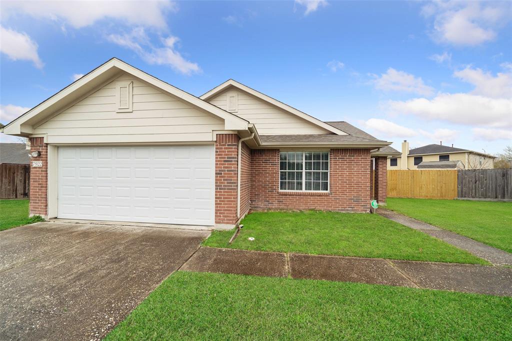 7922 Cedar View Street, Baytown, Texas image 1