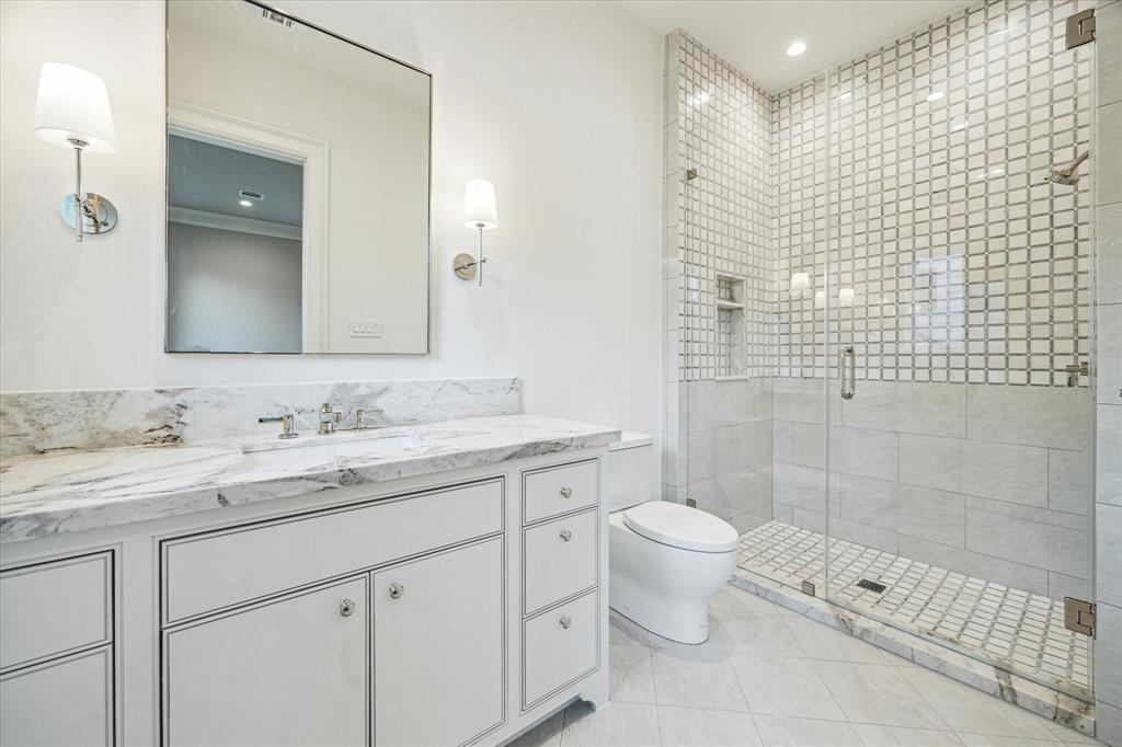 2426 Inwood Drive, Houston, Texas image 45