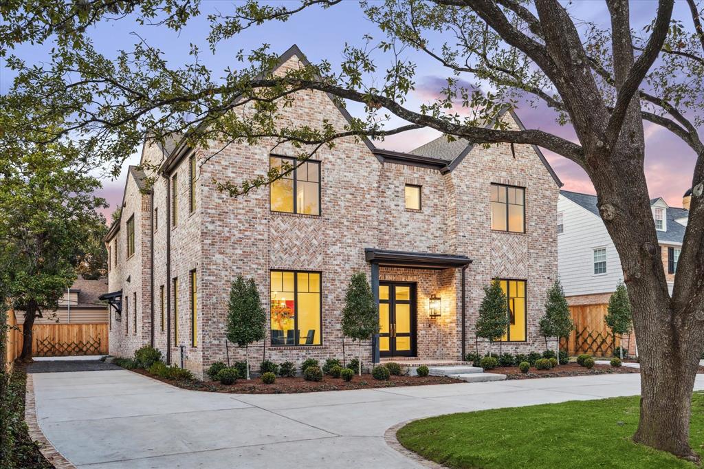 2426 Inwood Drive, Houston, Texas image 2