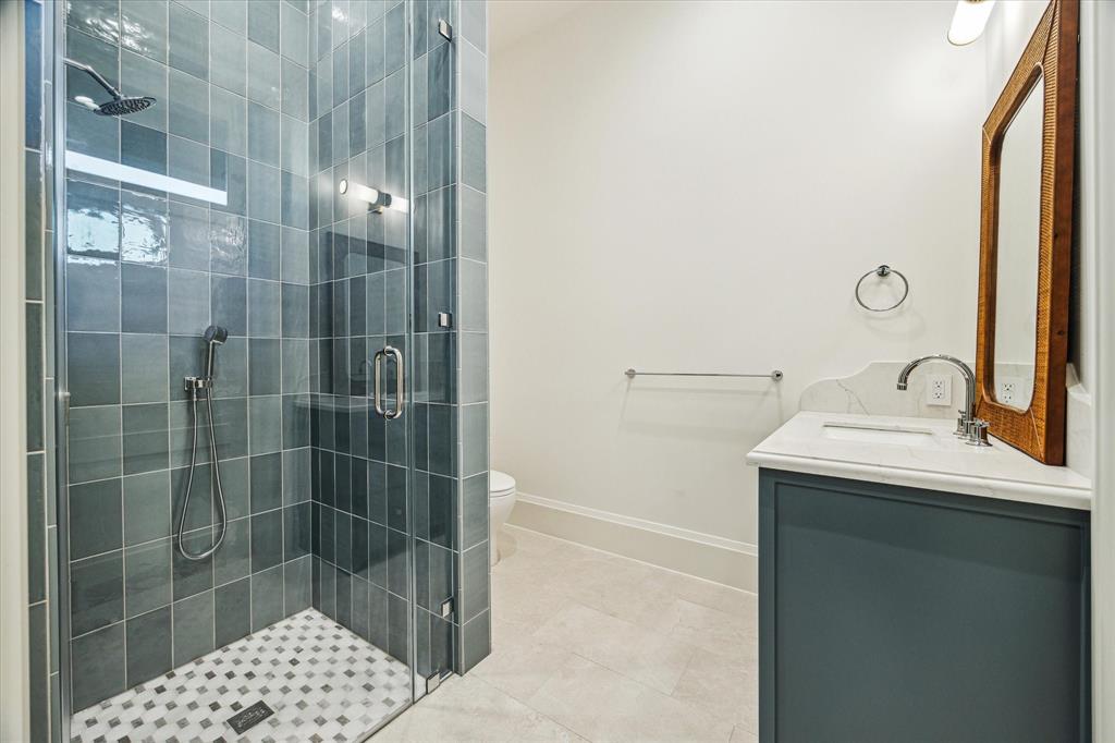 2426 Inwood Drive, Houston, Texas image 24