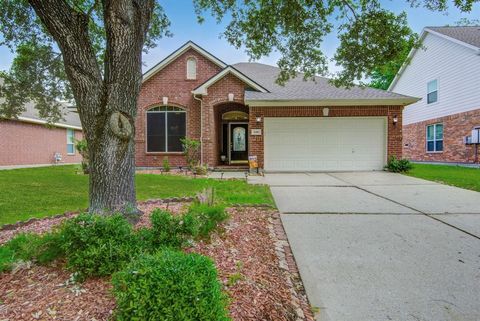 Single Family Residence in League City TX 4416 Blooming Garden Court.jpg