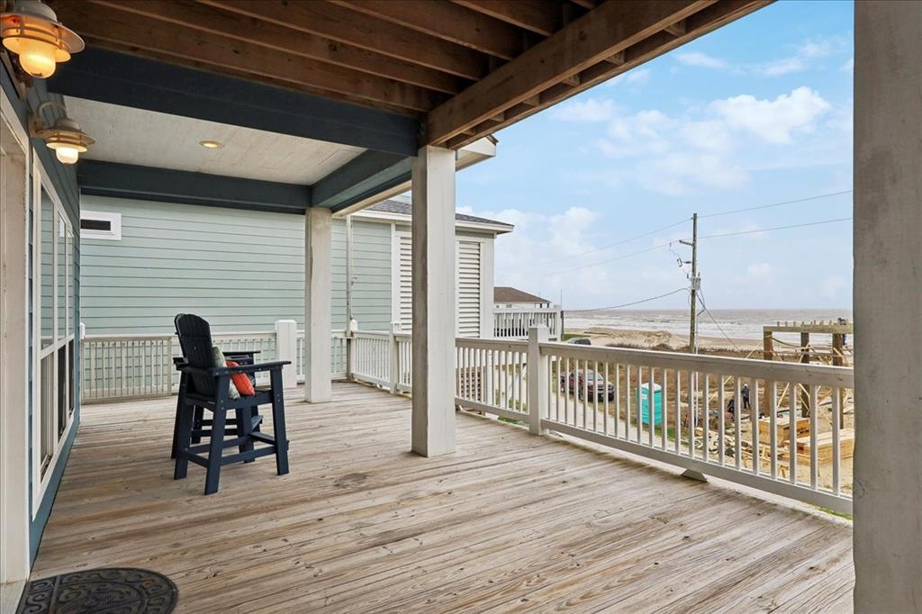 2904 Shady Lane, Crystal Beach, Texas image 2