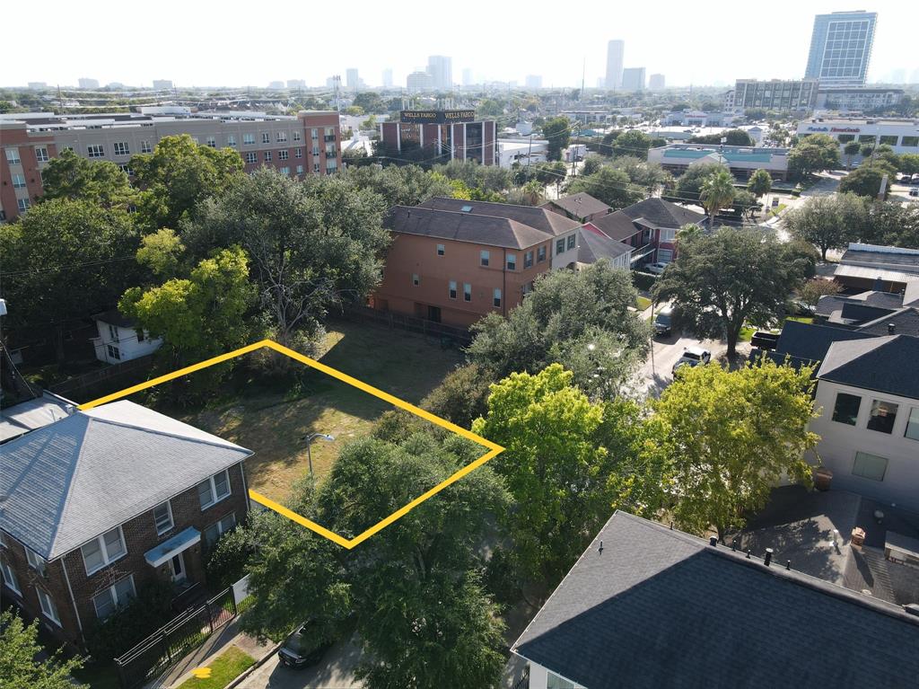 1327 W Bell Street, Houston, Texas image 2