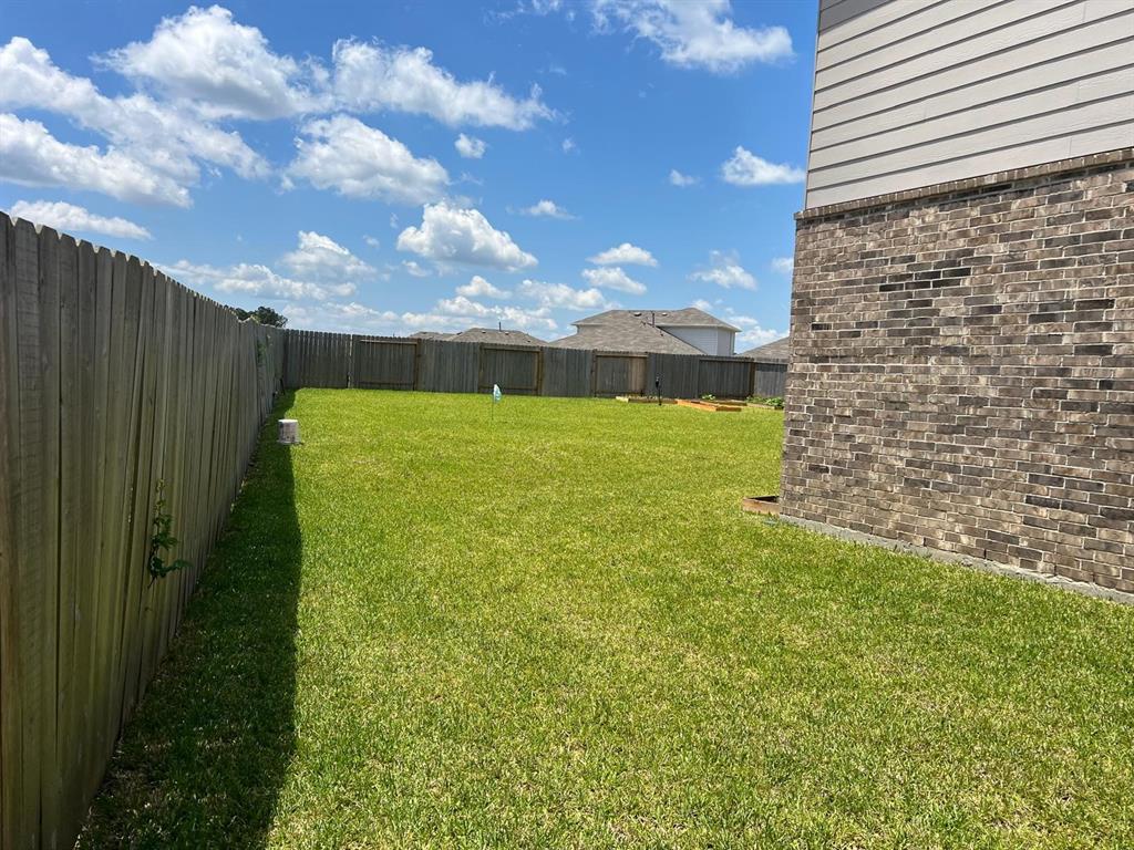 21596 Rolling Streams Drive, New Caney, Texas image 6