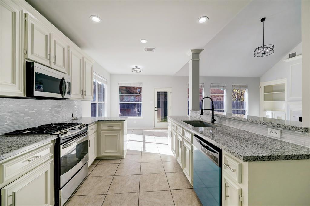 12427 Mardi Gras Drive, Houston, Texas image 2