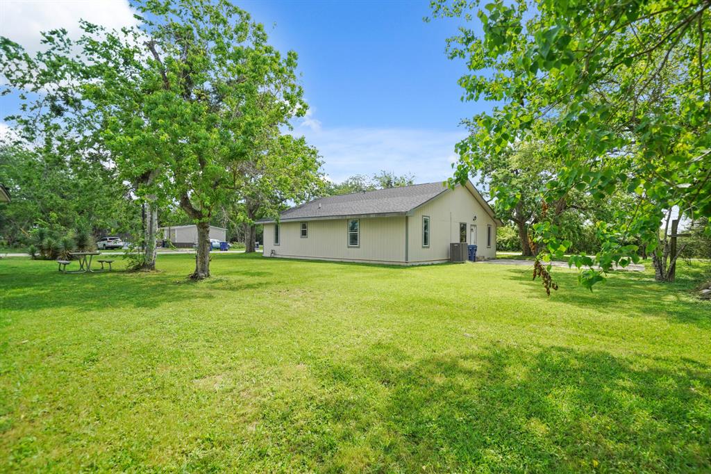 523 E Davitt Street, Eagle Lake, Texas image 32