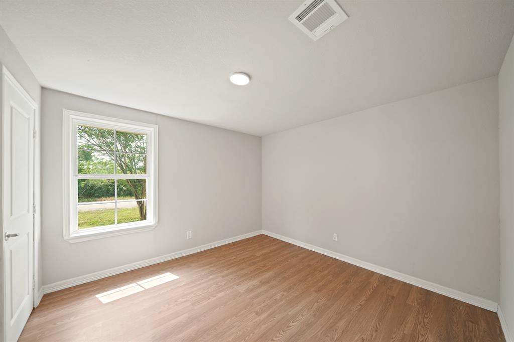 523 E Davitt Street, Eagle Lake, Texas image 11