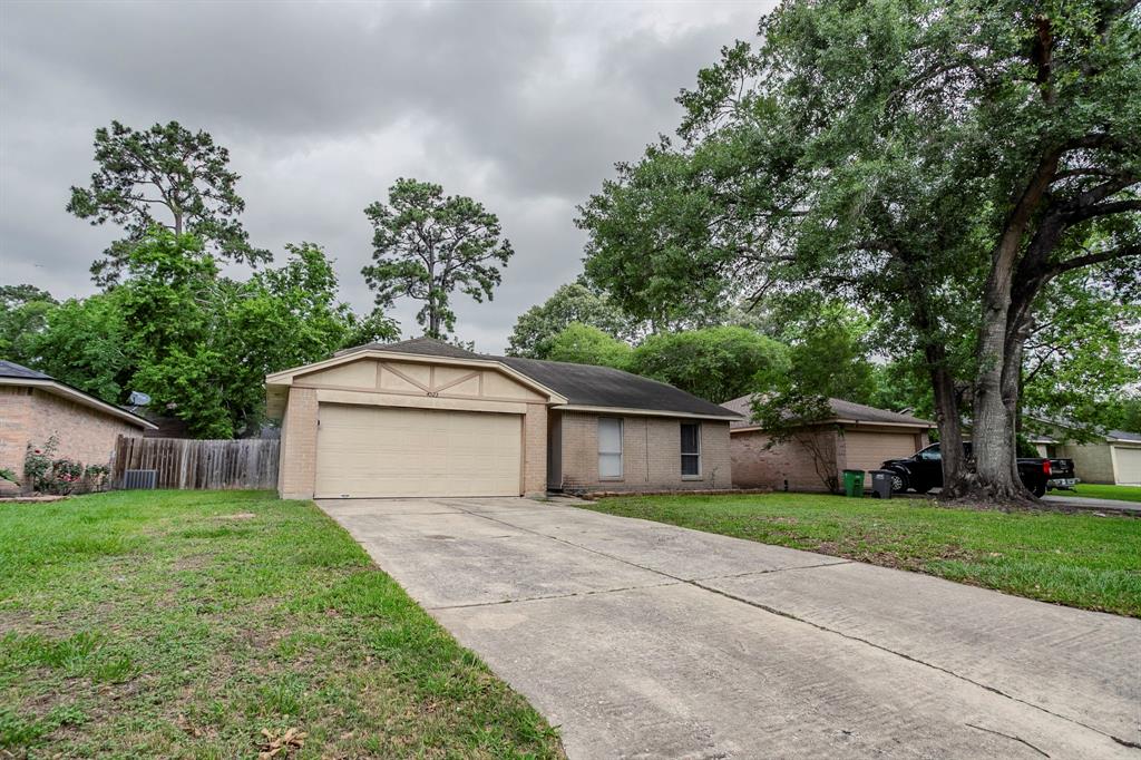 4523 Towergate Drive, Spring, Texas image 3