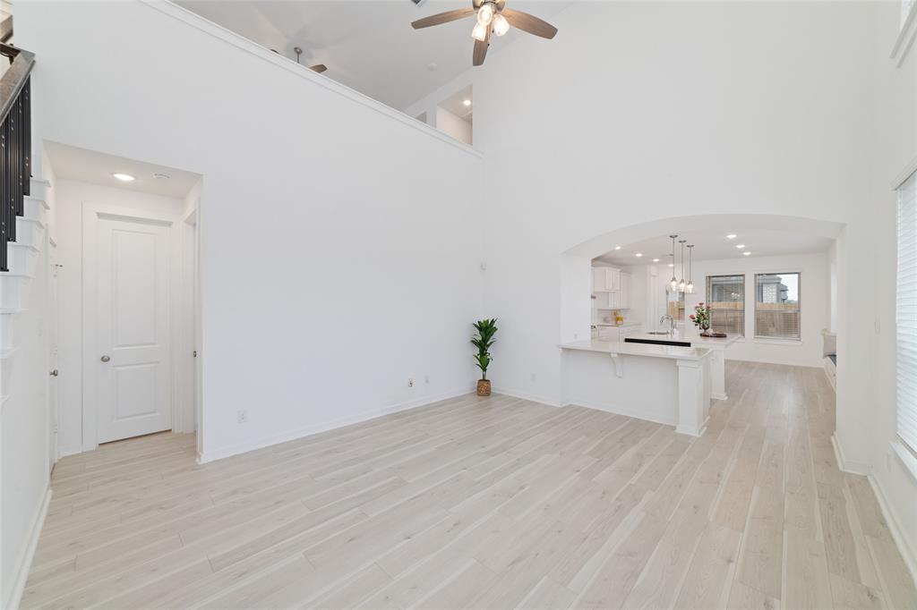 925 Crystal Bend Lane