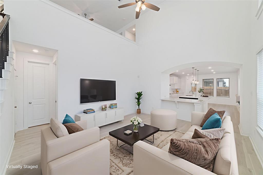 925 Crystal Bend Lane