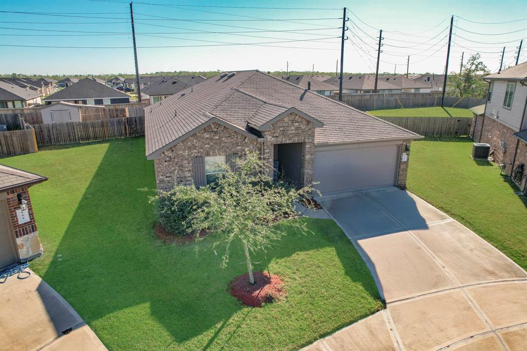 958 Autumn Flats Way, Rosharon, Texas image 2