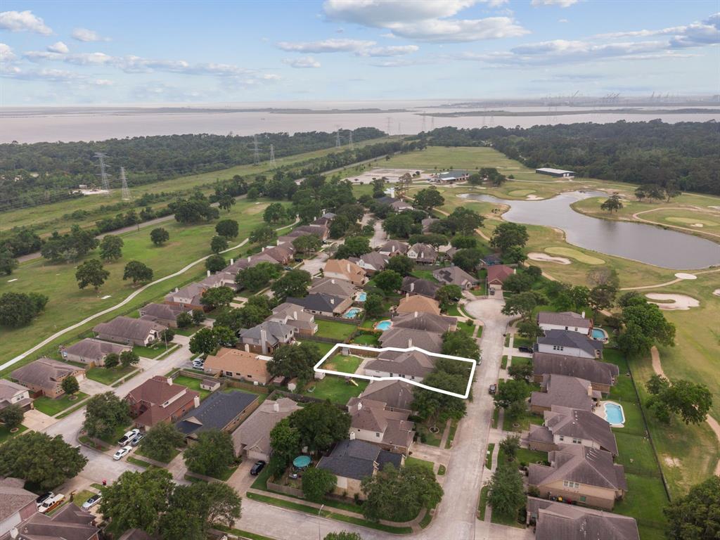 2422 Doral Drive, Baytown, Texas image 14