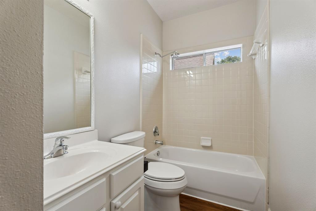2422 Doral Drive, Baytown, Texas image 11