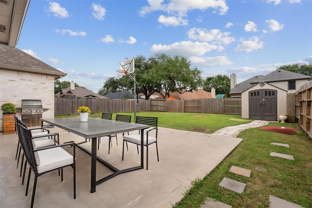 2422 Doral Drive, Baytown, Texas image 6