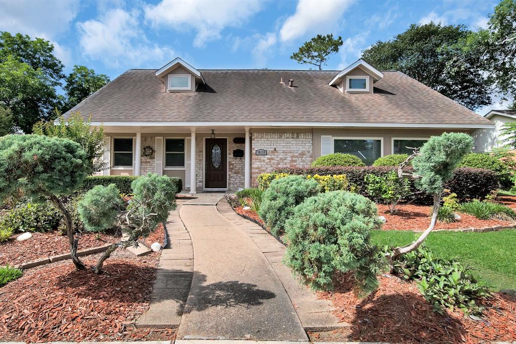 10438 Rustic Gate Road, La Porte, Texas image 1