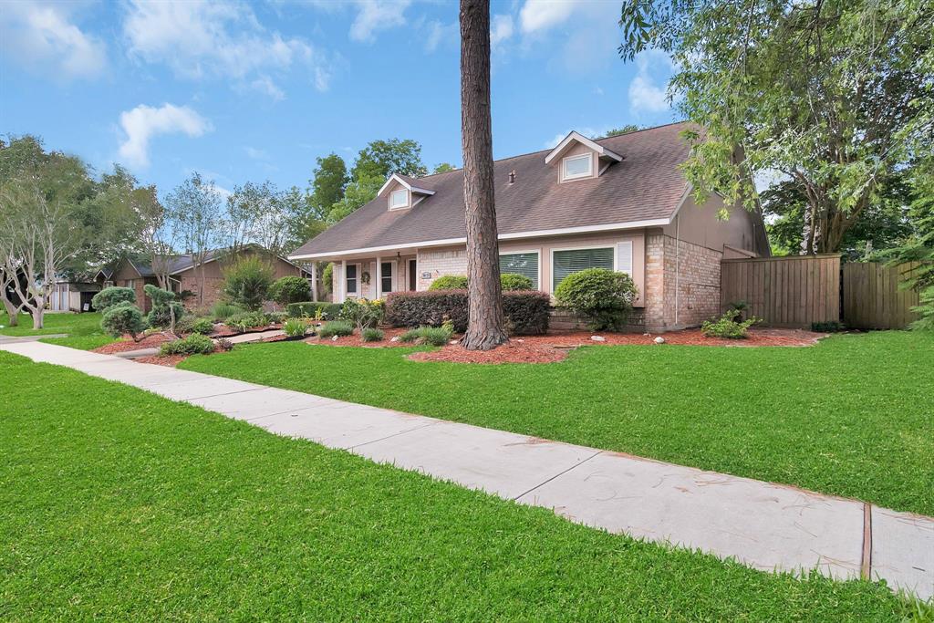 10438 Rustic Gate Road, La Porte, Texas image 5