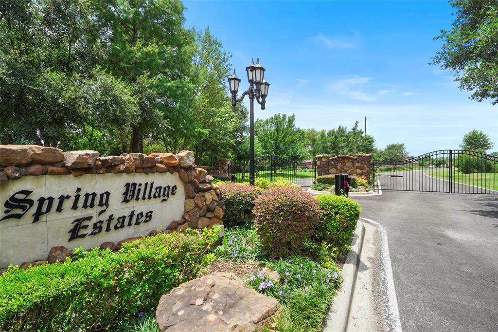 7914 Spring Village Drive, Spring, Texas image 2