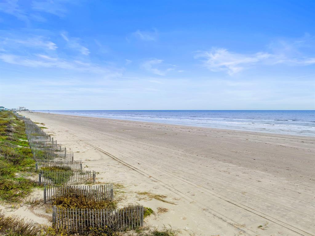 3835 Ohana Lane, Galveston, Texas image 9