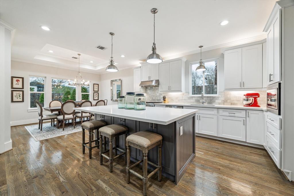 1810 Chantilly Lane, Houston, Texas image 8