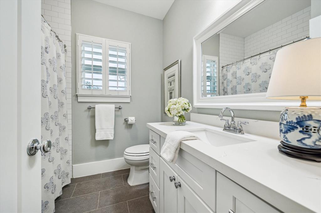 1810 Chantilly Lane, Houston, Texas image 21