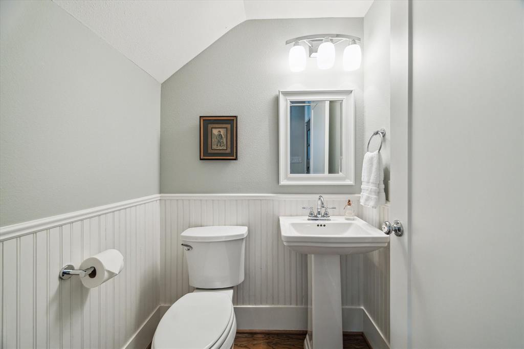 1810 Chantilly Lane, Houston, Texas image 11