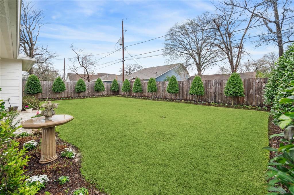 1810 Chantilly Lane, Houston, Texas image 26