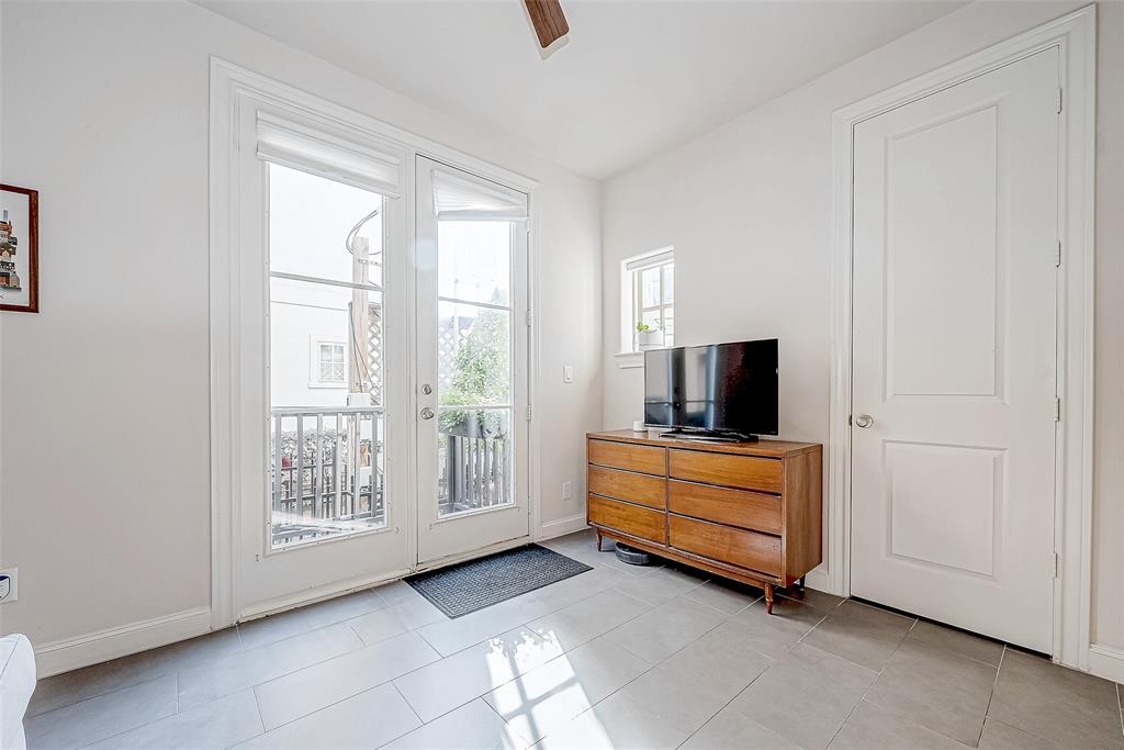 Houston, Texas 77007, United States, 3 Bedrooms Bedrooms, ,4 BathroomsBathrooms,Residential,Active,23168