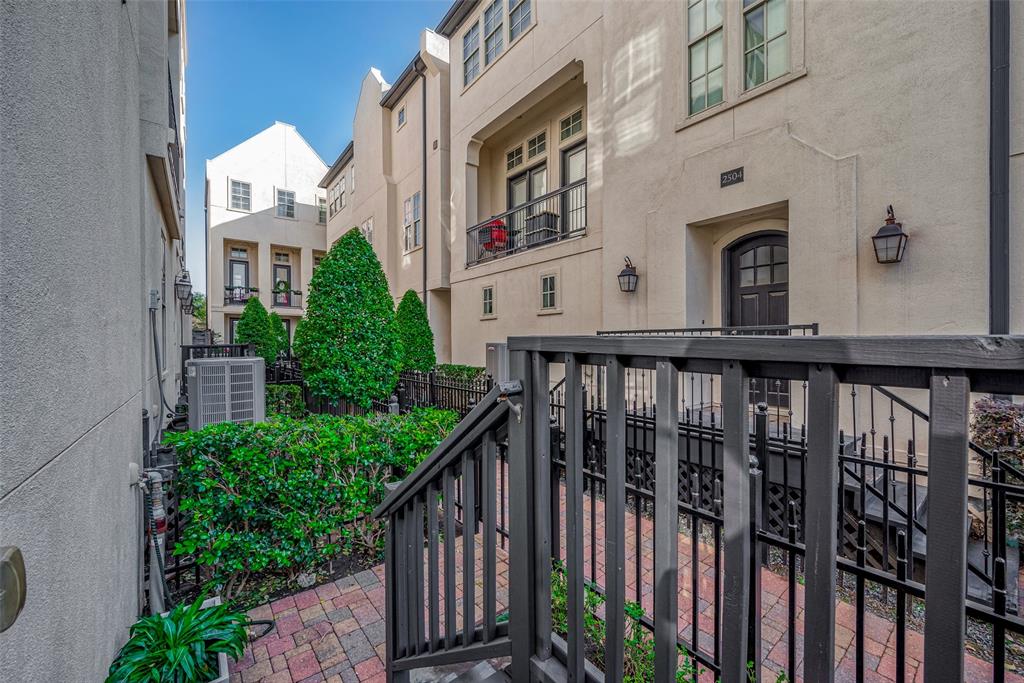 Houston, Texas 77007, United States, 3 Bedrooms Bedrooms, ,4 BathroomsBathrooms,Residential,Active,23168