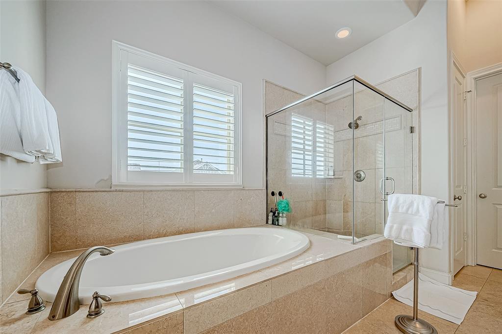 Houston, Texas 77007, United States, 3 Bedrooms Bedrooms, ,4 BathroomsBathrooms,Residential,Active,23168