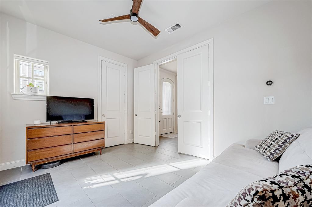 Houston, Texas 77007, United States, 3 Bedrooms Bedrooms, ,4 BathroomsBathrooms,Residential,Active,23168