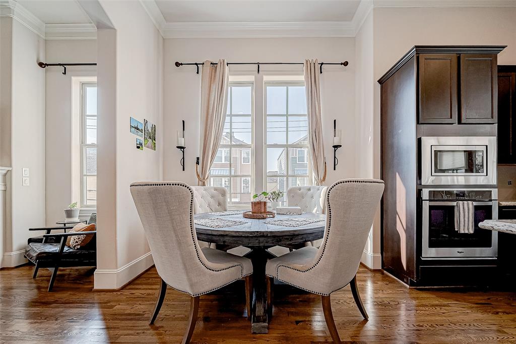 Houston, Texas 77007, United States, 3 Bedrooms Bedrooms, ,4 BathroomsBathrooms,Residential,Active,23168