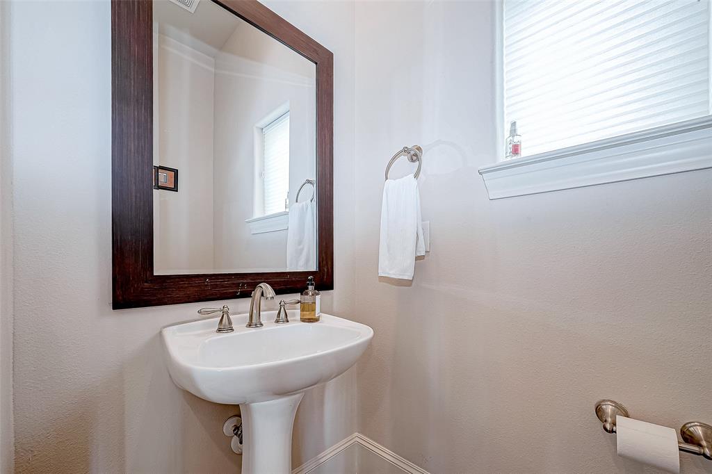 Houston, Texas 77007, United States, 3 Bedrooms Bedrooms, ,4 BathroomsBathrooms,Residential,Active,23168