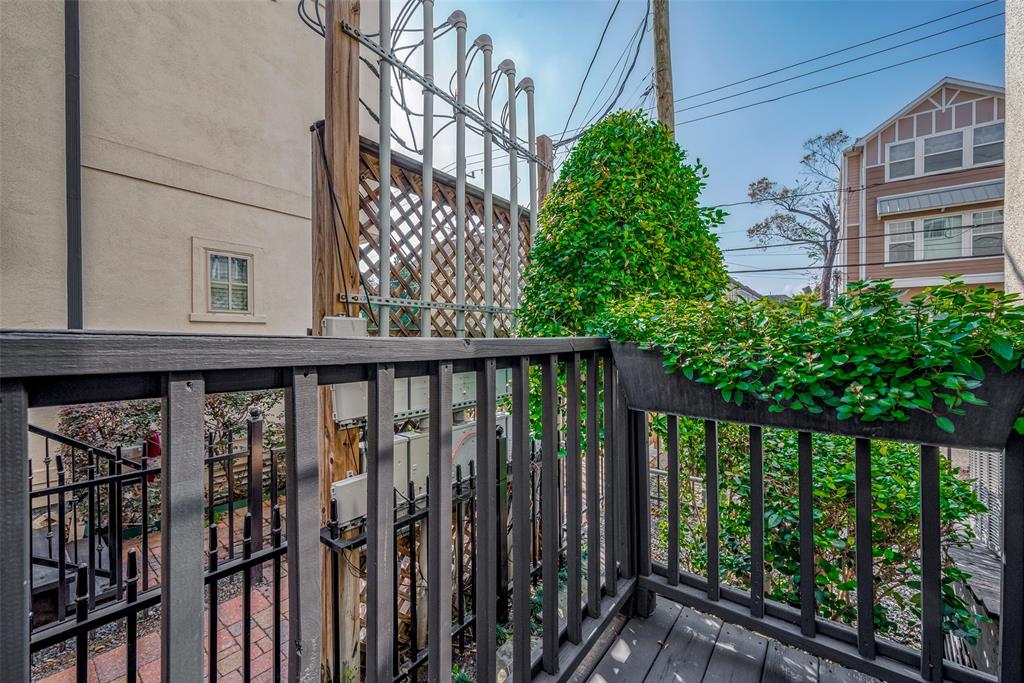 Houston, Texas 77007, United States, 3 Bedrooms Bedrooms, ,4 BathroomsBathrooms,Residential,Active,23168