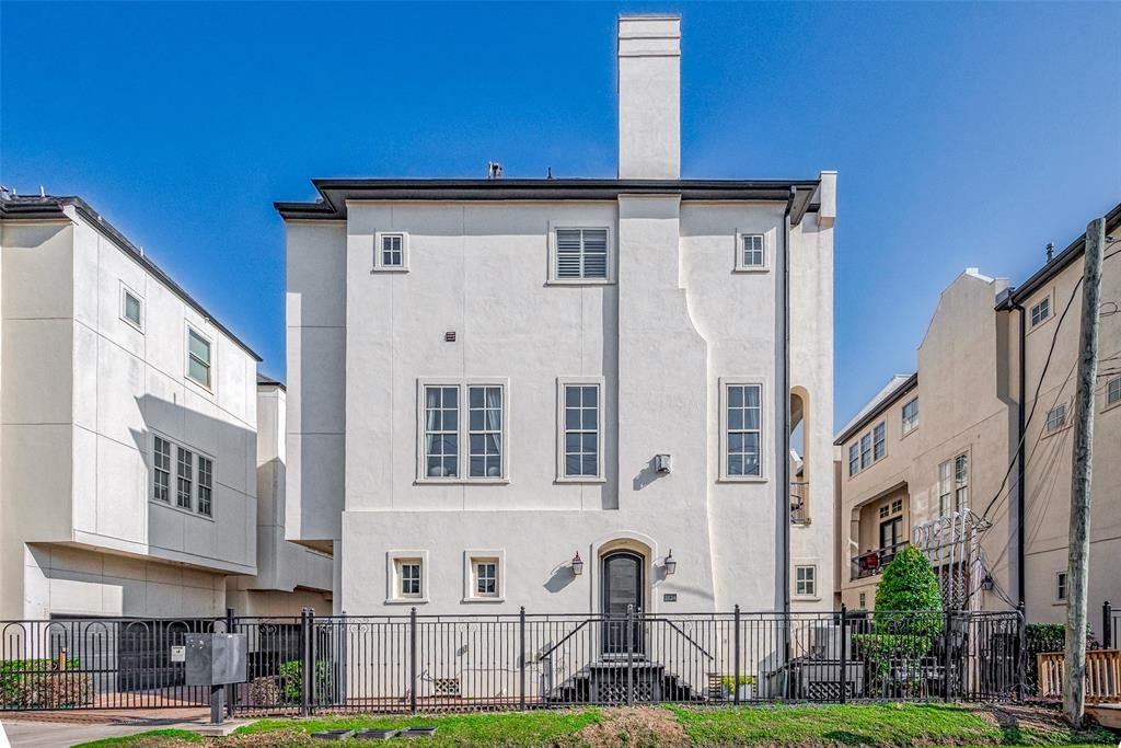 Houston, Texas 77007, United States, 3 Bedrooms Bedrooms, ,4 BathroomsBathrooms,Residential,Active,23168