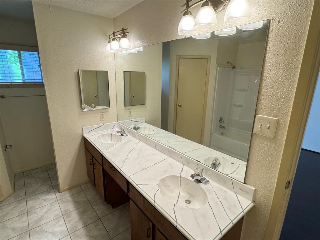 6907 Foxfield Lane, Humble, Texas image 13