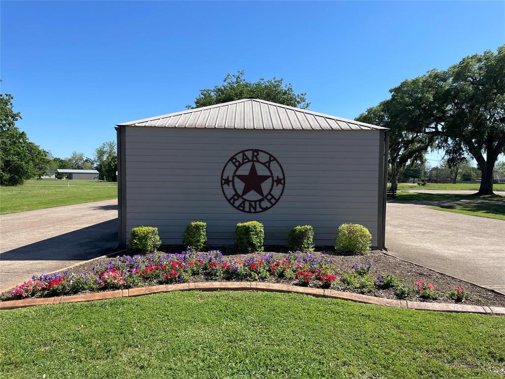 1133 Saddle Horn Bend, Angleton, Texas image 7