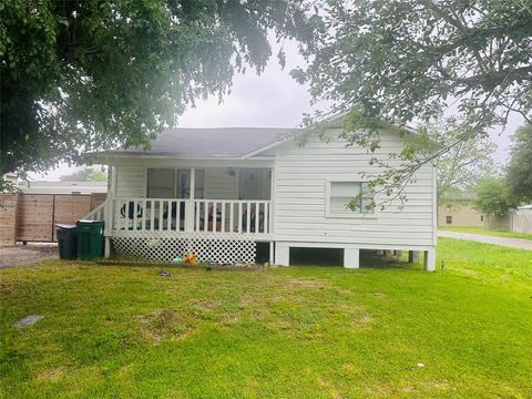 4619 18th Street Bacliff TX 77518