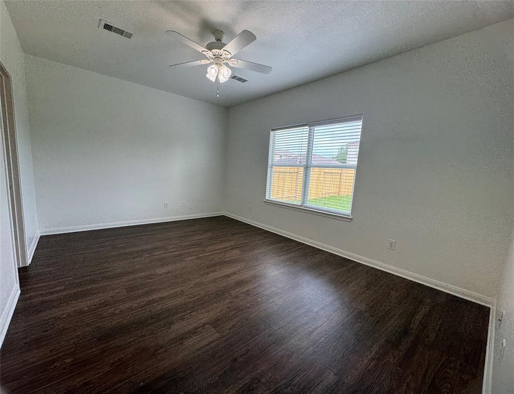 914 Paradise Road, Baytown, Texas image 4