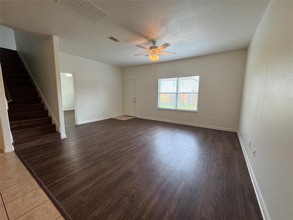 914 Paradise Road, Baytown, Texas image 2