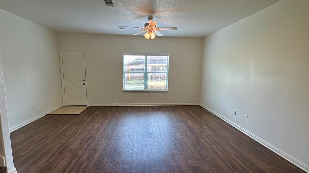 914 Paradise Road, Baytown, Texas image 3