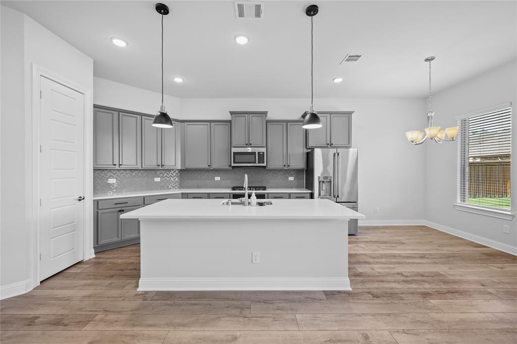 4325 Victoria Pine Drive, Spring, Texas image 11