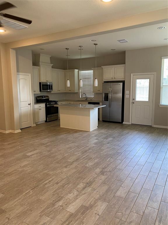 5639 Sallow Bay Lane, Fulshear, Texas image 4