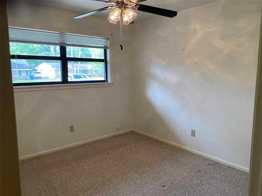 613 Willow Bend Drive, Lufkin, Texas image 17