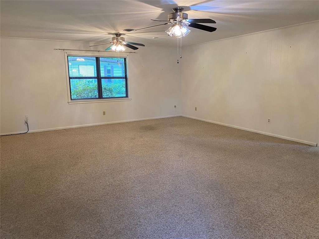 613 Willow Bend Drive, Lufkin, Texas image 4