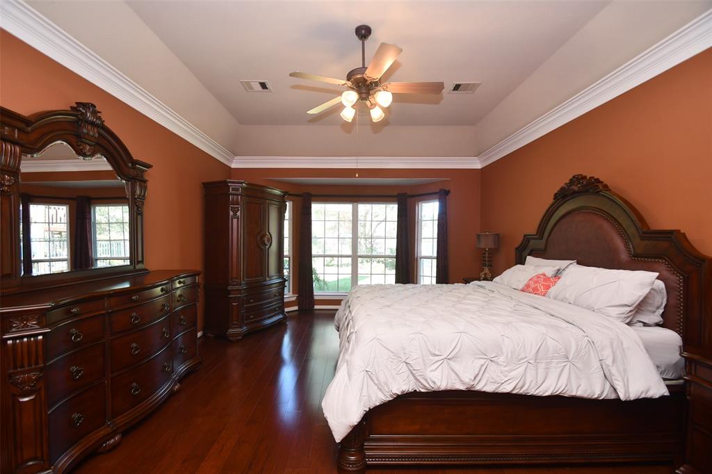 18526 W Laura Shore Drive, Cypress, Texas image 18