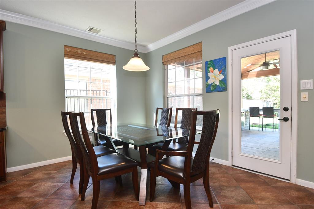 18526 W Laura Shore Drive, Cypress, Texas image 16