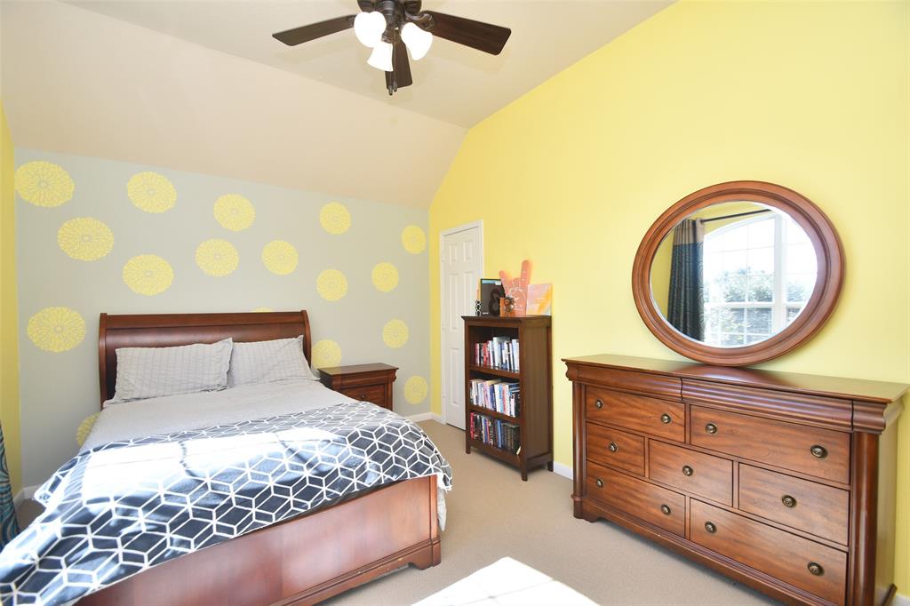 18526 W Laura Shore Drive, Cypress, Texas image 31